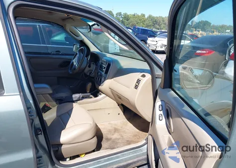 2005 Ford Escape Xlt from USA, damaged, VIN 1FMCU03165KD64906